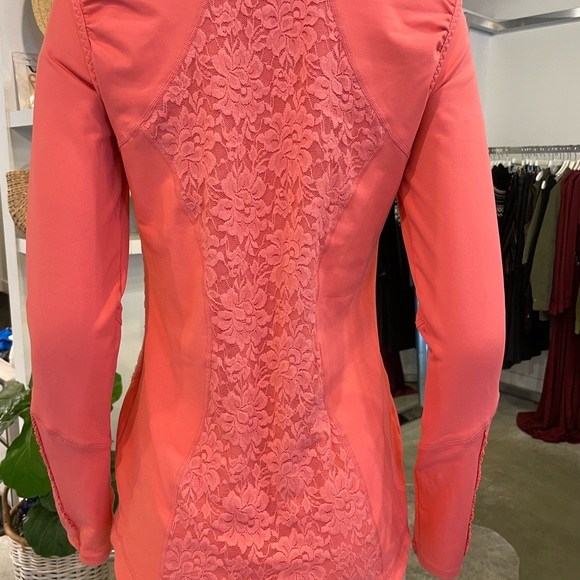 Workout Top - Picture 3 of 6